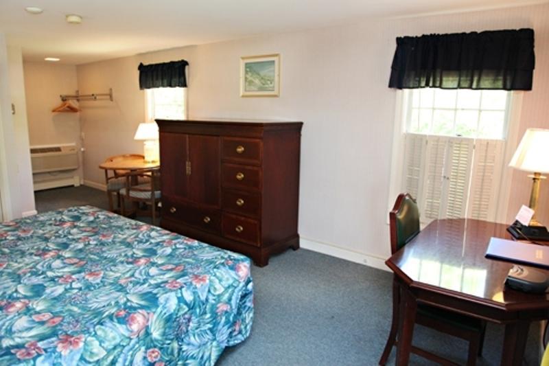 Centerville Corners Inn Room photo